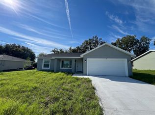 24 Maple Ln, Ocklawaha, FL 32179