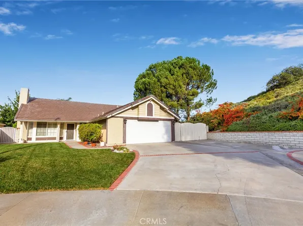 28825 Elm Ct, Santa Clarita, CA 91390