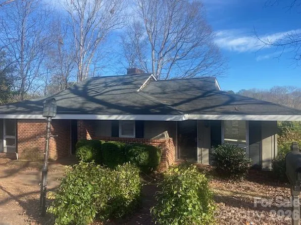 3622 W Club Colony Dr, Gastonia, NC 28056