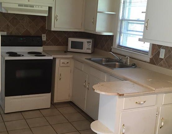3rd image of 3565 Irwin Way