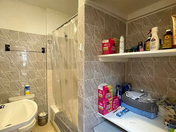 5th image of 307 E 119th St APT 4A