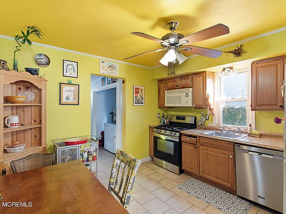 5th image of 523 Martin Road