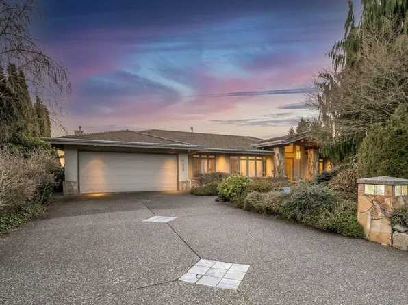 1870 Queens Ave, West Vancouver, BC