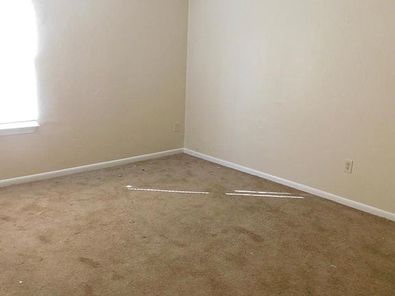 4th image of 2318 Vincent Ave #A