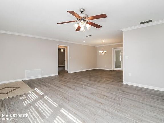4th image of 913 Mill Road Ln