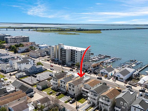 4th image of 315 Bay Ave