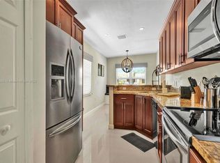 6550 SW 52nd Ter, South Miami, FL 33155