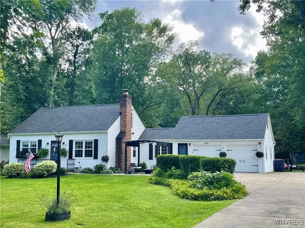 3450 Stony Point Rd, Grand Island, NY 14072