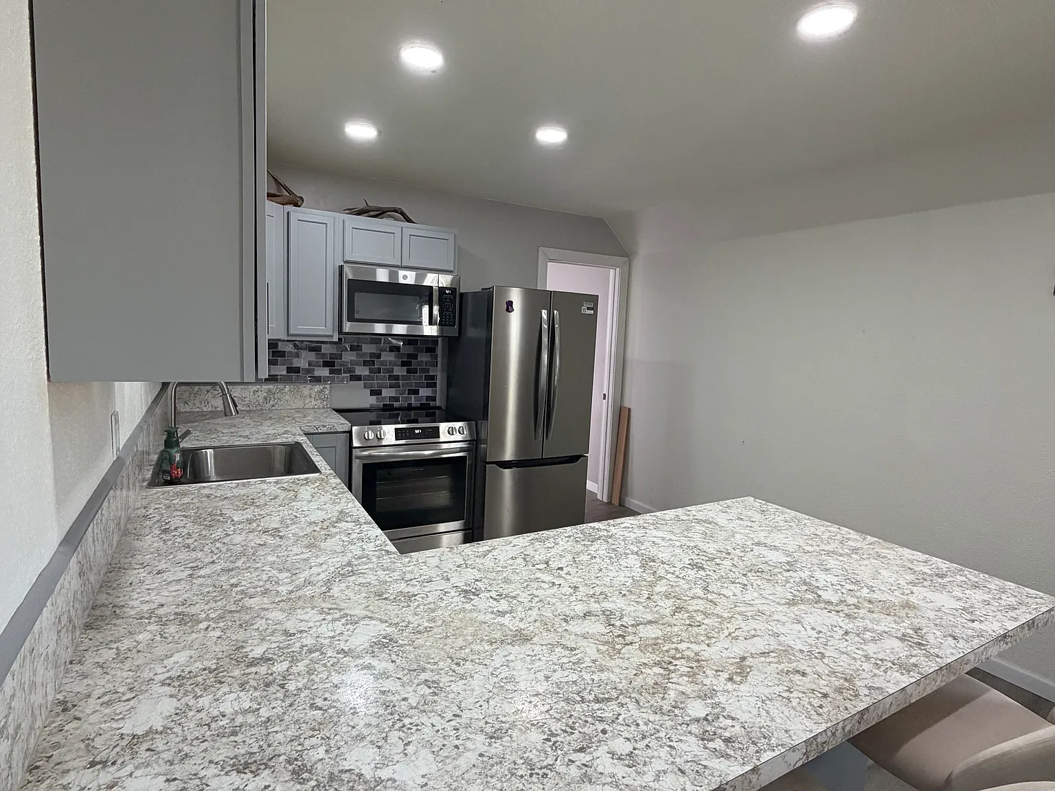 1 bed, 600 sqft, $1,200 — Photo 2