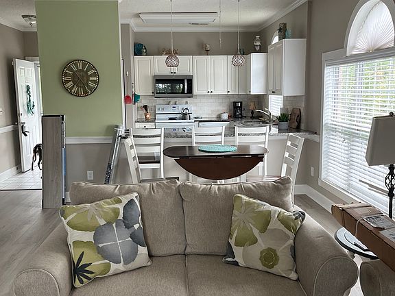 4th image of 4185 Hibiscus Dr #201