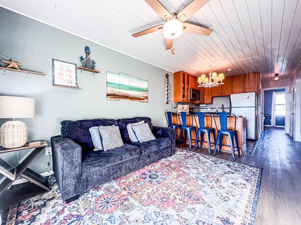 108 Lake Park Blvd S #210