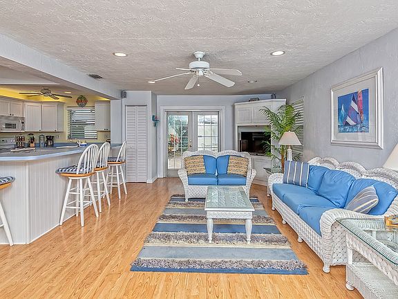 3rd image of 307 Lincoln Ave