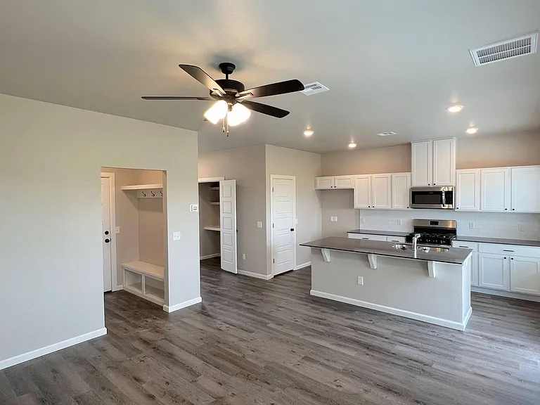 7712 Westhall Pl — Photo 8