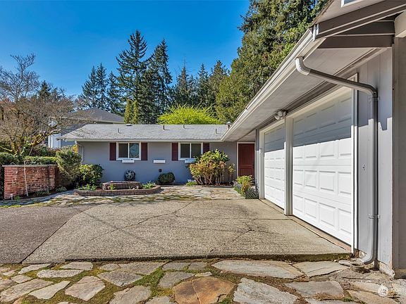 2nd image of 10434 NE 16th Place