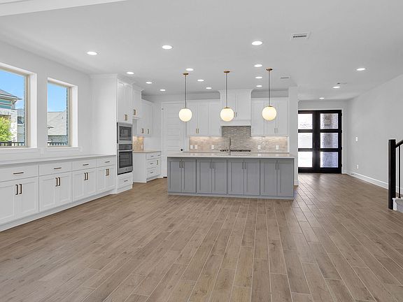 2nd image of 10727 Rattlebox Ct