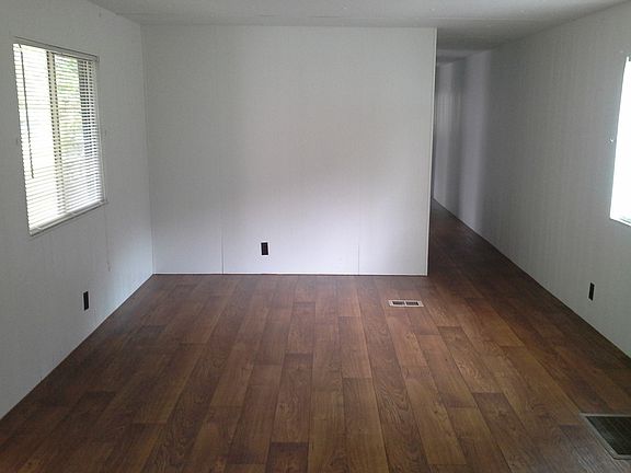 4th image of 267 Tharpe Cir