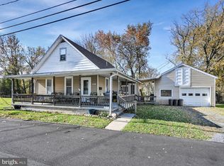 239R E Water St, Middletown, PA 17057
