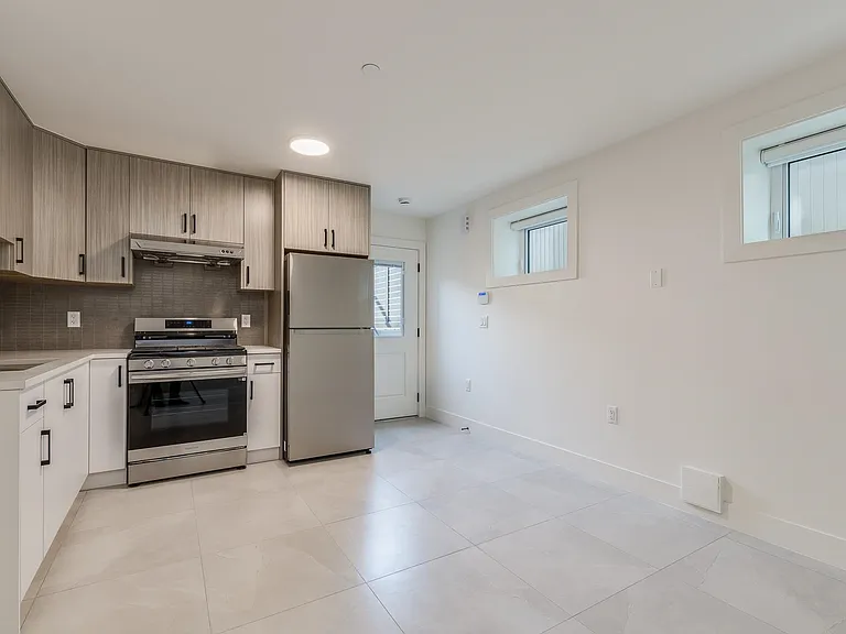 2263 E 35th Ave #2 — Photo 8