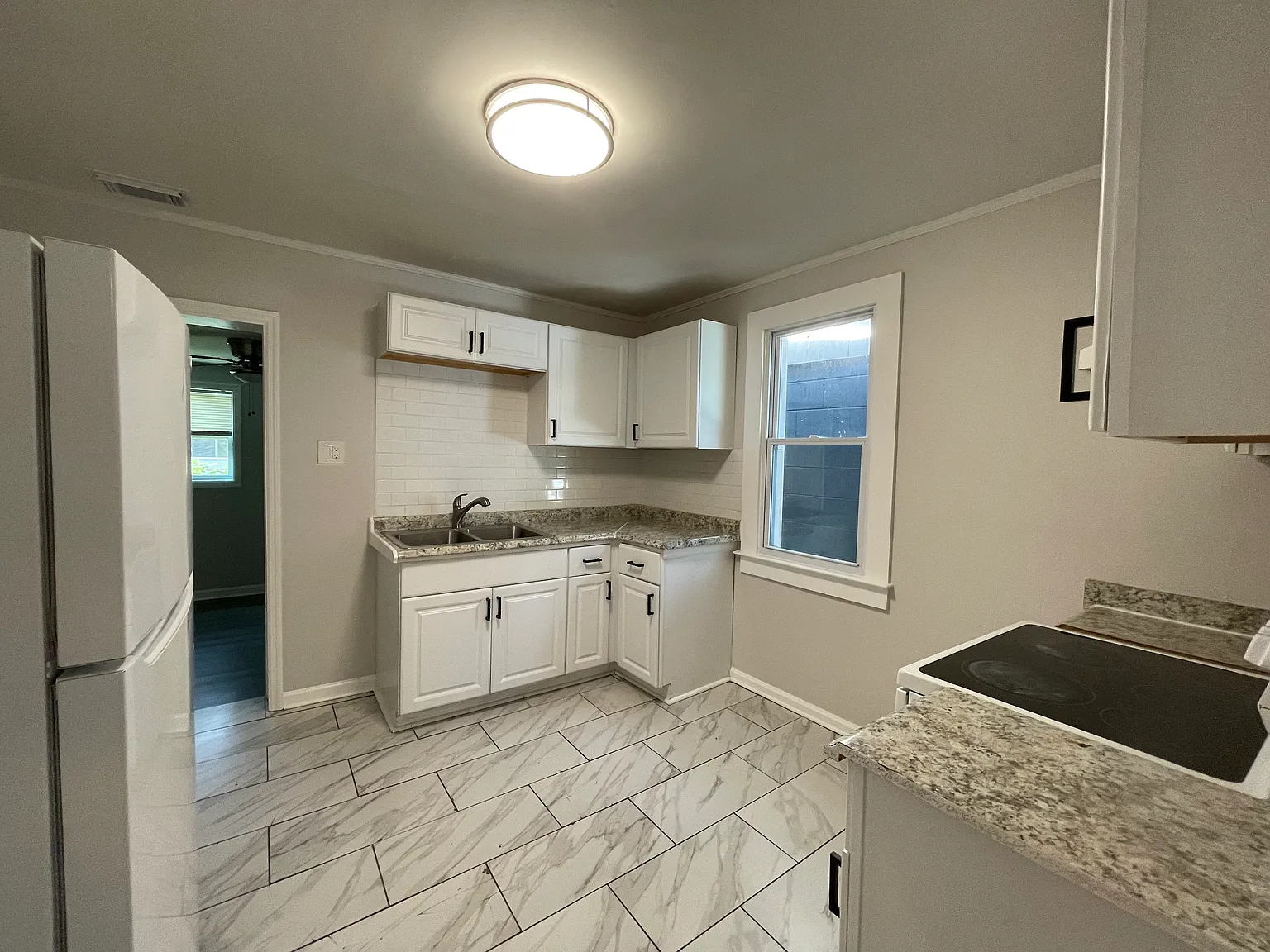 3 bed, 1292 sqft, $1,750 — Photo 4