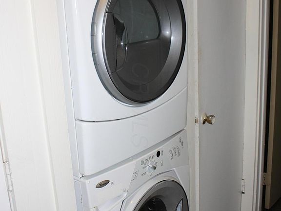 5th image of 1475 Indianola Ave