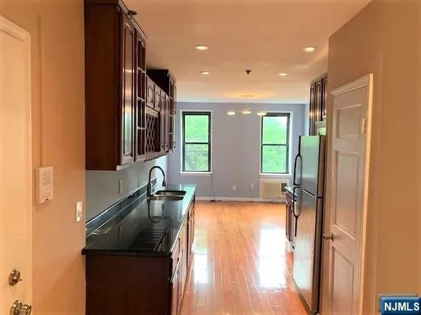 108 Waldo Ave, Jersey City, NJ 07306