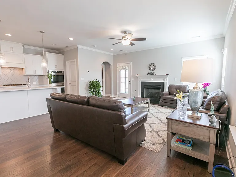 1055 Crisp Spring Dr — Photo 13