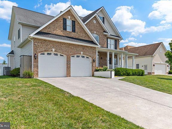 3rd image of 226 Taggart Dr