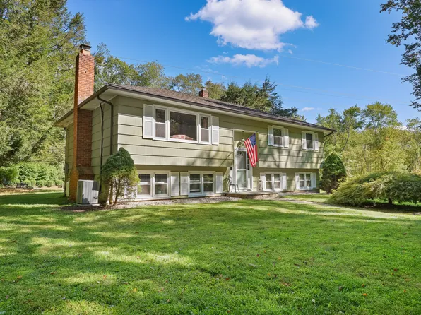 12 Upper Parish Drive, Weston, CT 06883