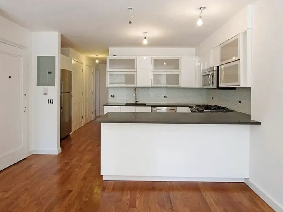 1st image of 165 Avenue B APT 2