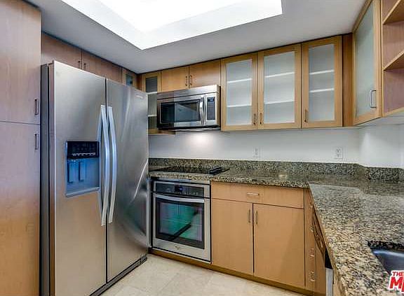 4th image of 13700 Marina Pointe Dr Unit 620