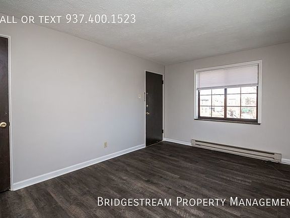 2nd image of 556 Wiltshire Blvd #C