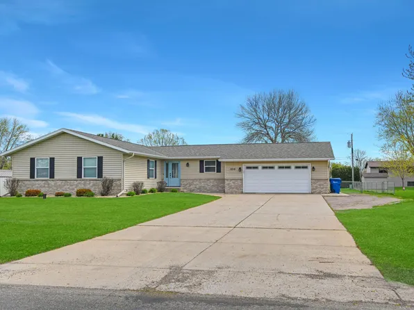 1210 Cypress Rd, Saint Cloud, MN 56303