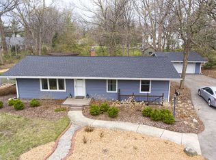 3001 Meacham Rd, Palatine, IL 60067