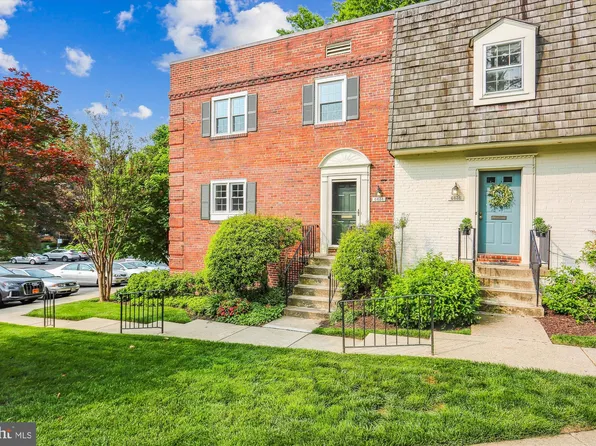 6634 Hillandale Rd #55, Chevy Chase, MD 20815