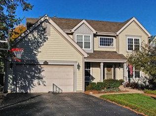 748 Foxmoor Ln, Lake Zurich, IL 60047