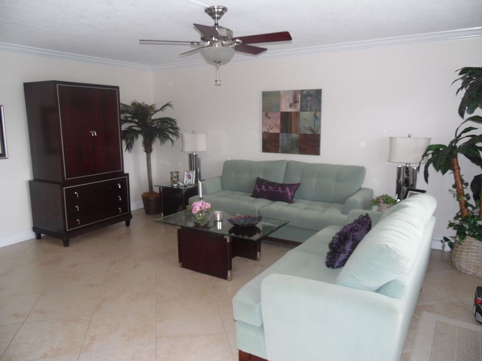 1st image of 4034 Ventnor Dr #H