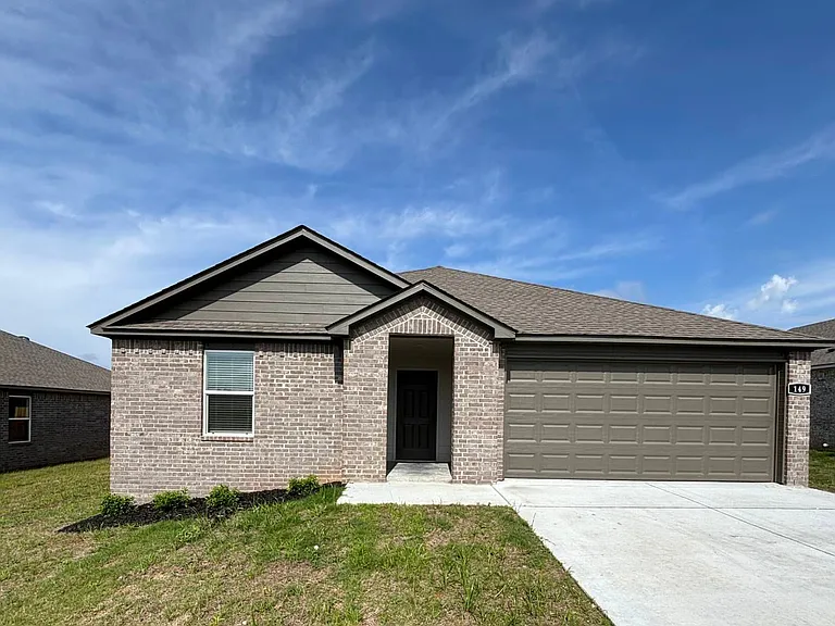 149 Preston Ln — Photo 1