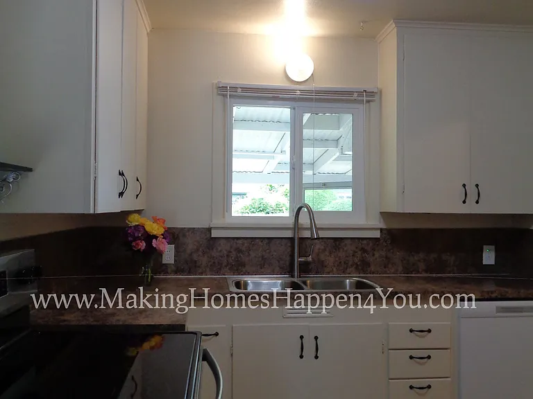 1945 23rd St NE — Photo 14