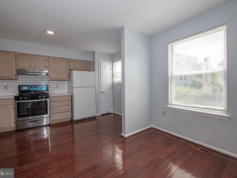 1216 Ogden St — Photo 14