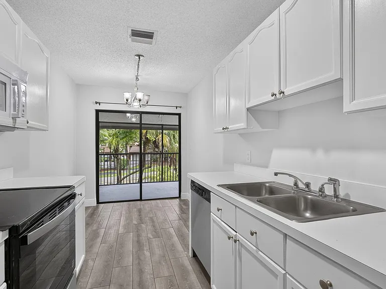 12708 Shoreline Dr #F — Photo 11