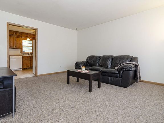 3rd image of 645 W 2nd St