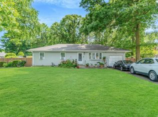 40 Poplar St, Brentwood, NY 11717