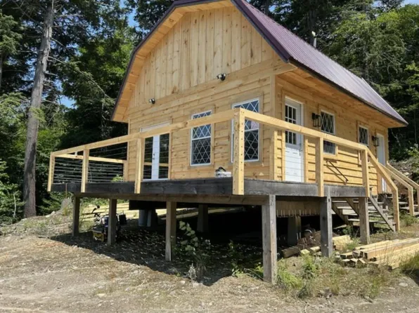 787 Bartlett Carry Rd, Saranac Lake, NY 12983