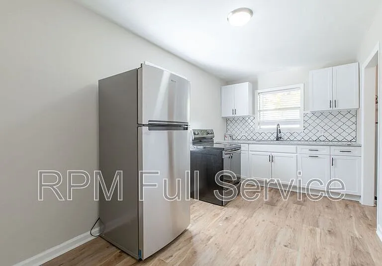 1002 N Maple St #A — Photo 8