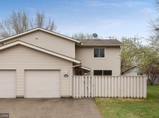 1022 Carmel Ct, Shoreview, MN 55126