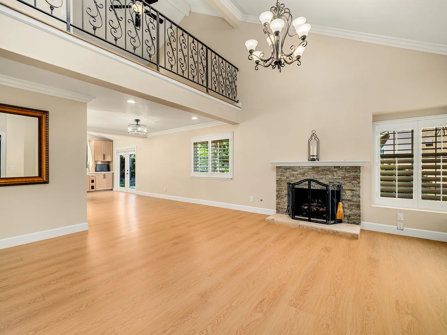5 bed, 2937 sqft, $4,850 — Photo 4