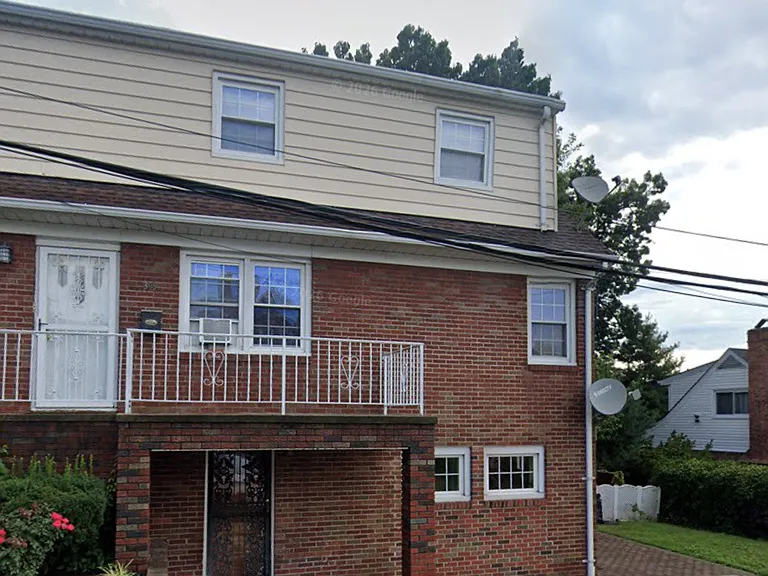 395 Coolidge Ave — Photo 1