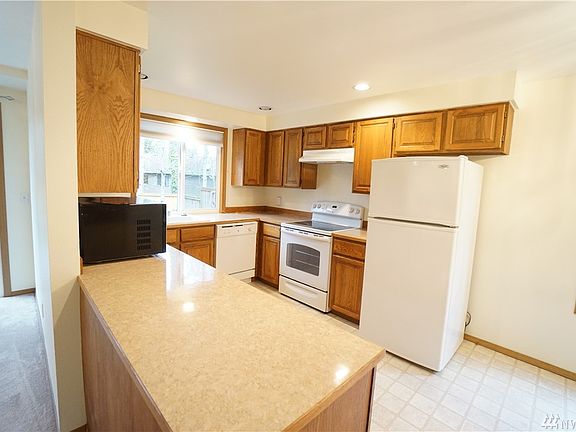 2nd image of 24258 SE 43rd Pl