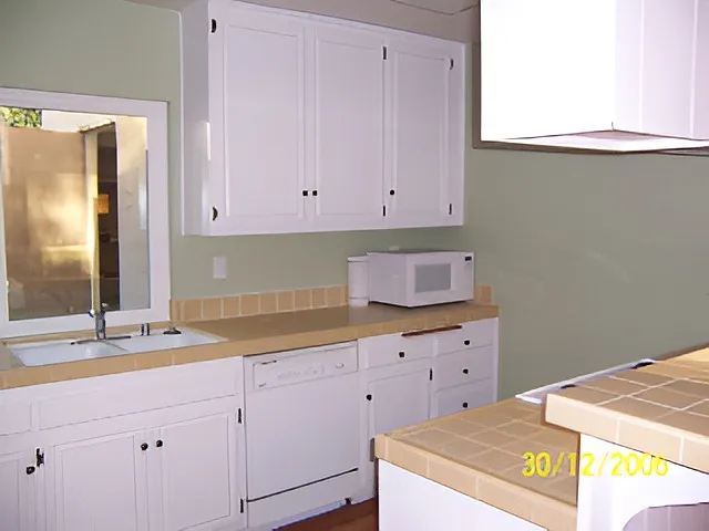 3 bed, 1.5 bath, 1113 sqft, $3,800 — Photo 4