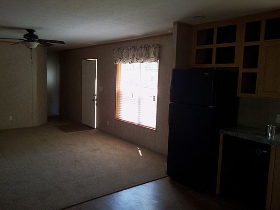 3rd image of 48 Windsong Dr